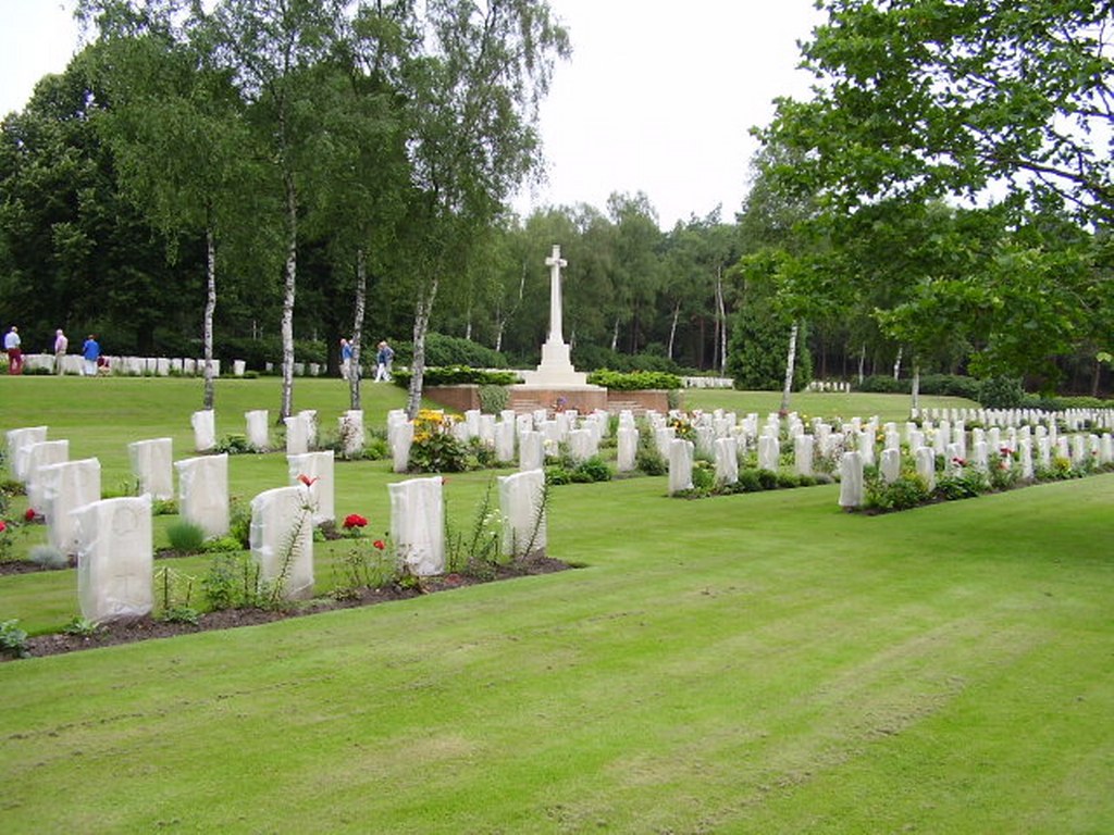 Holton Canadian War Cemetery
